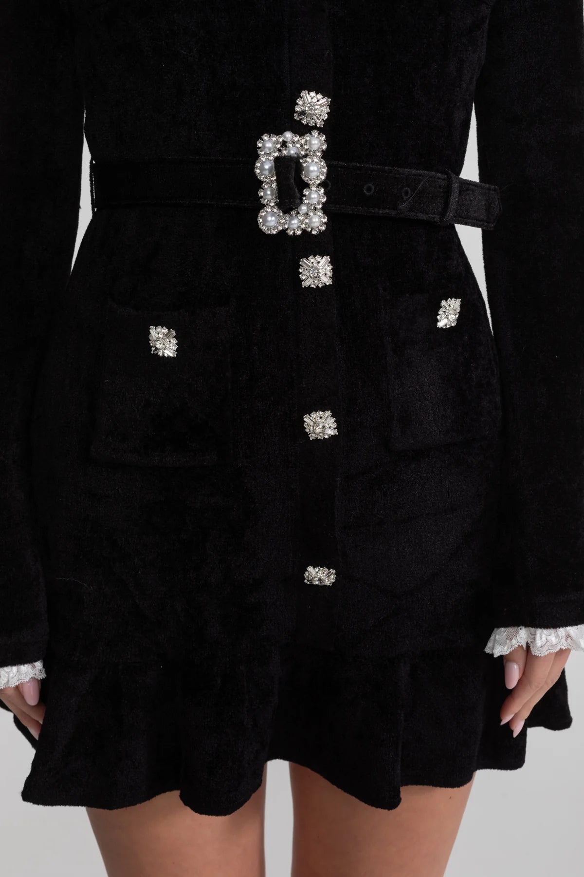 Оксамитова міні-сукня з прикрасами