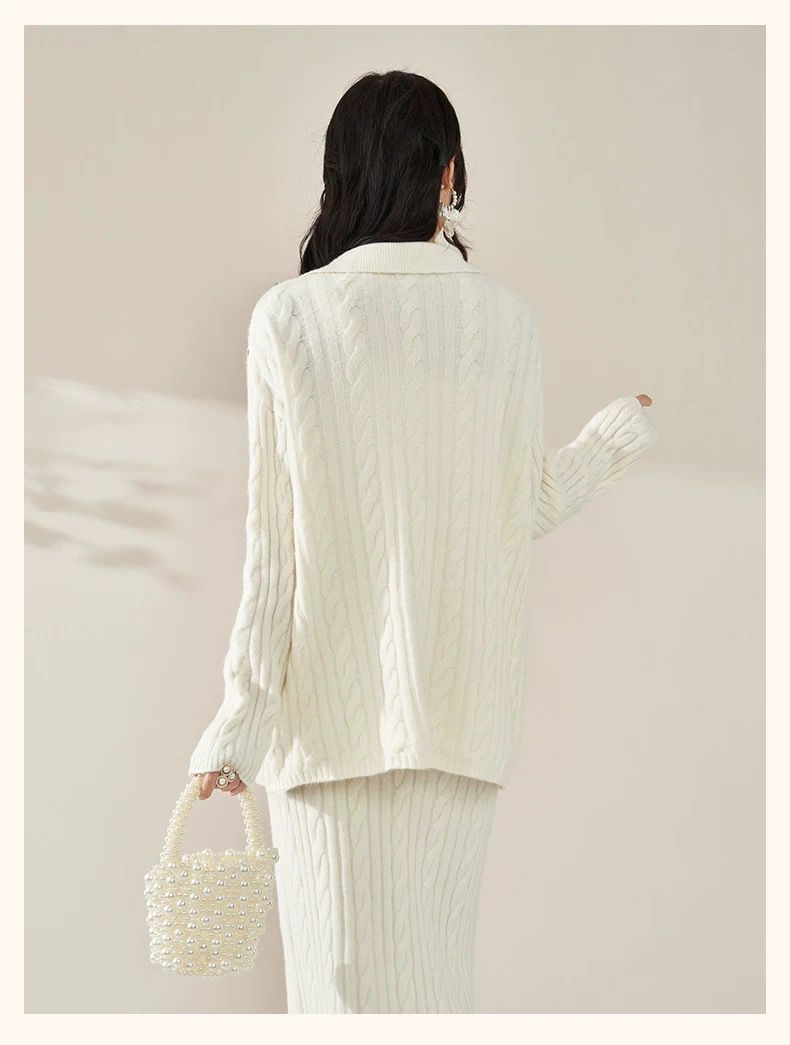 В'язаний комплект з кристальним шнурком