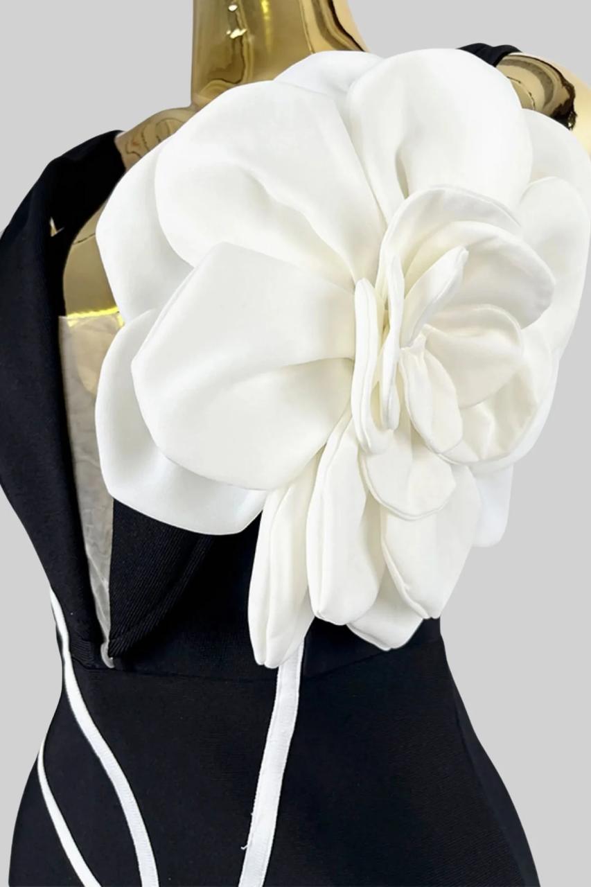 فستان ميدي من نوار بلوم