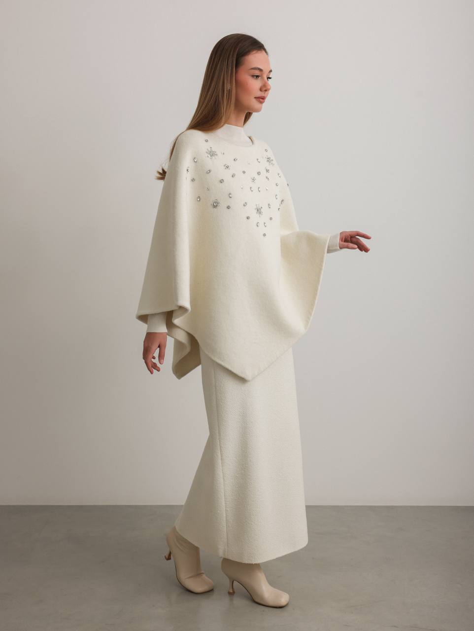 Celeste Crystal Knit Cape Ivory