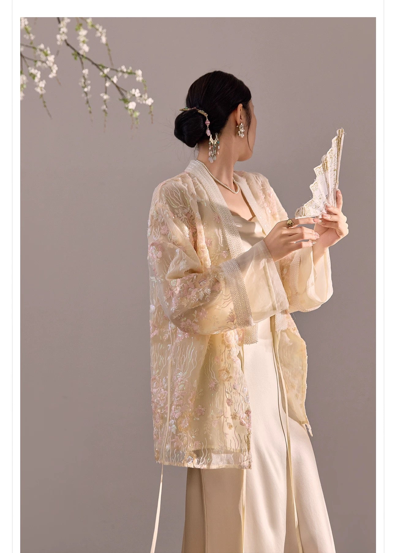 Sahar Noor Kimono