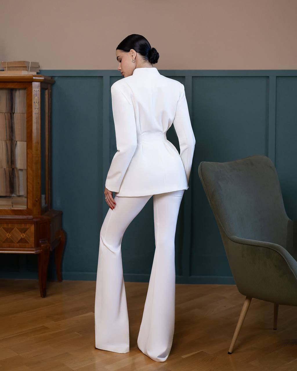 A-Mora Power Sculpt White Suit