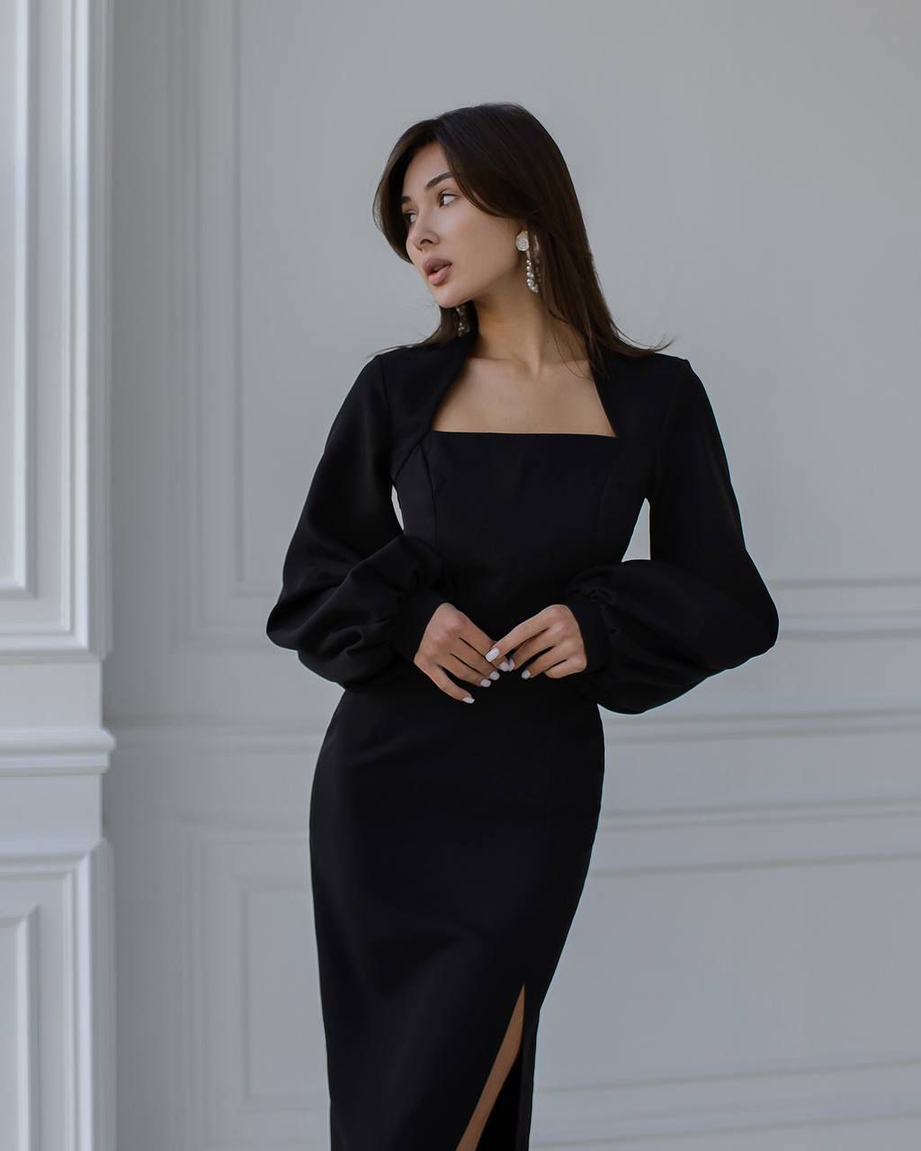 Square-neck midi dress with voluminous sleeves Black