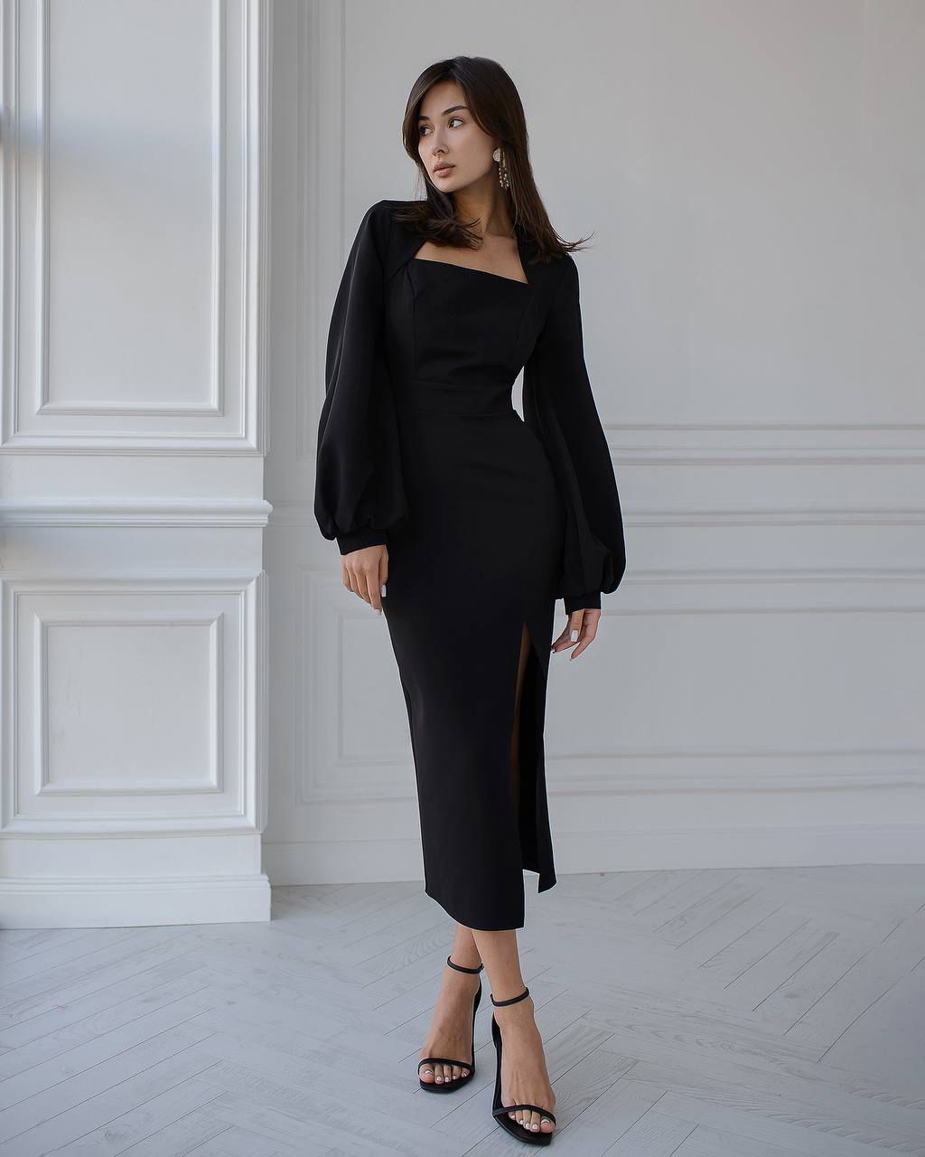 Square-neck midi dress with voluminous sleeves Black