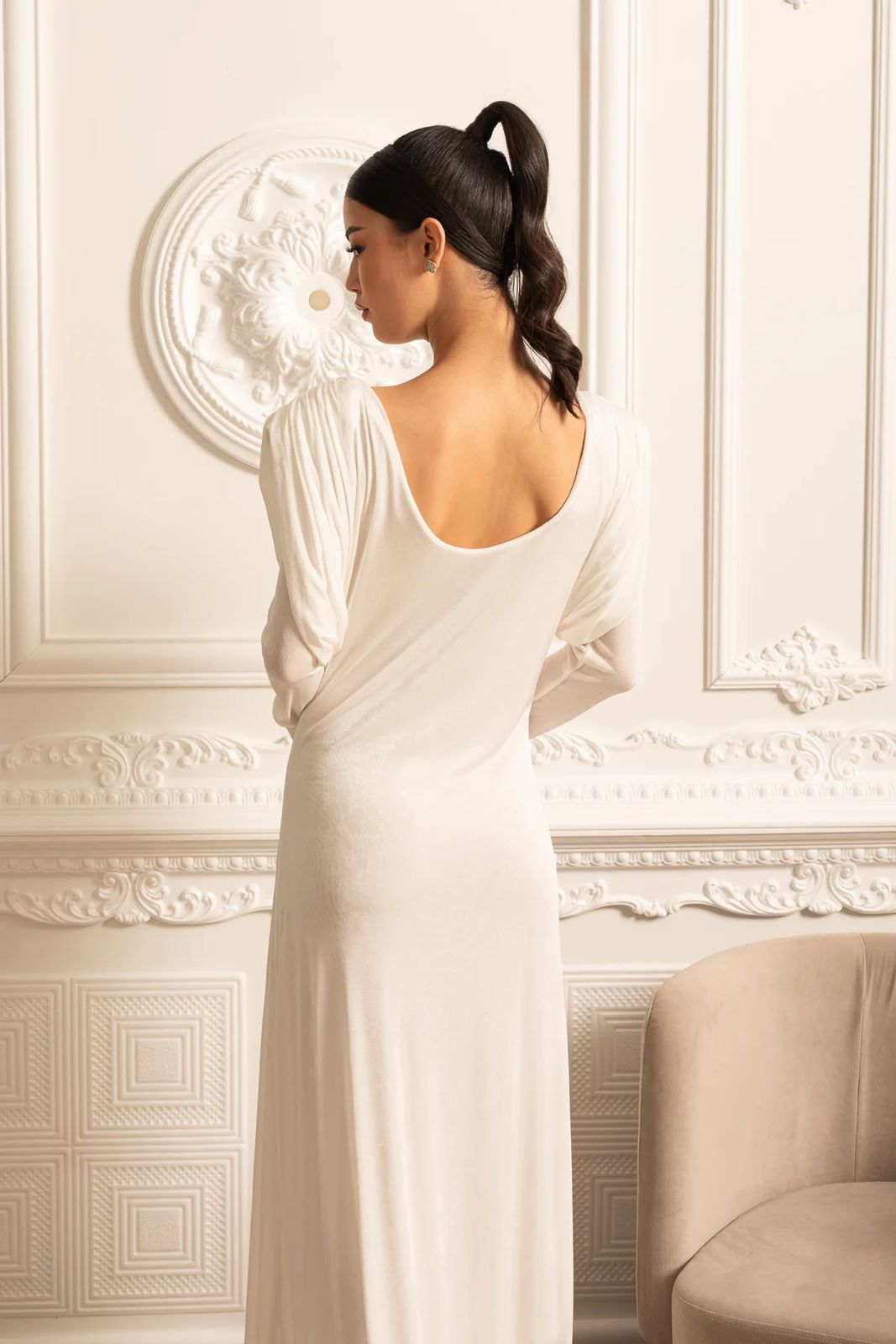 Сукня Halo кольору слонової кістки з драпіруванням