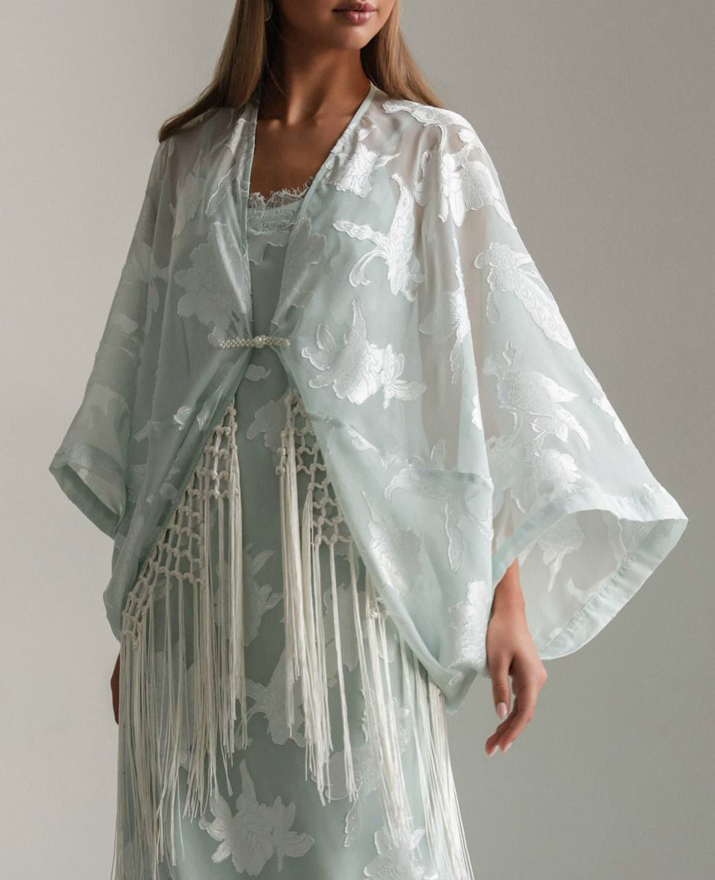Комплект із жакардової сукні та прозорого кімоно