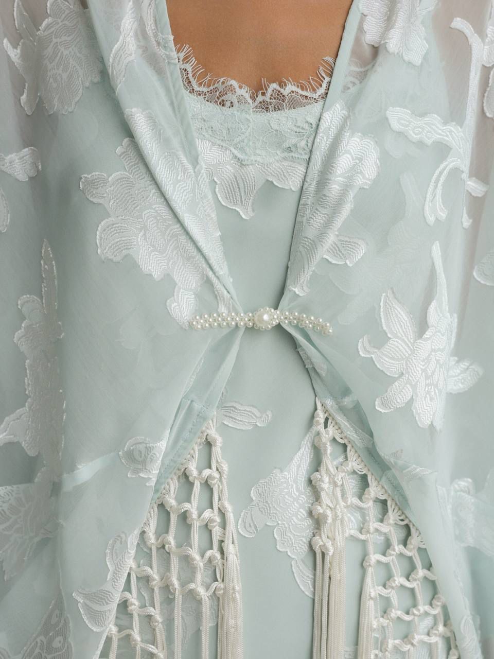 Комплект із жакардової сукні та прозорого кімоно