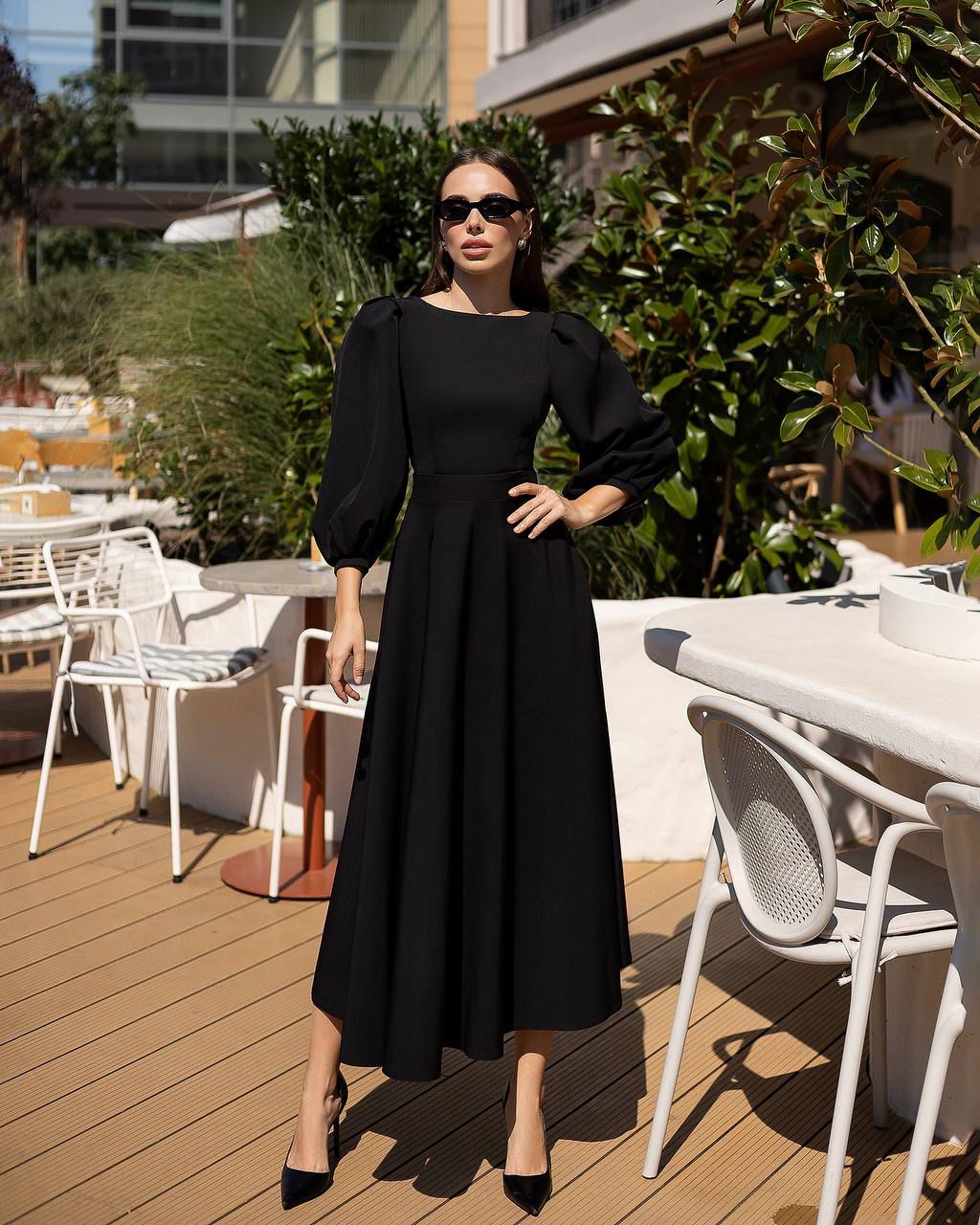 Elegant Open-Back Midi Dress Black