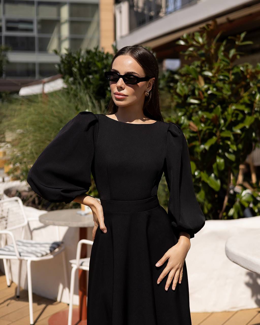 Elegant Open-Back Midi Dress Black
