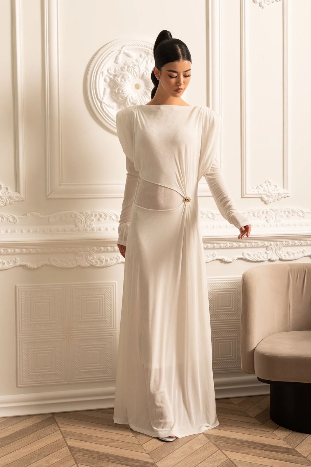 Сукня Halo кольору слонової кістки з драпіруванням