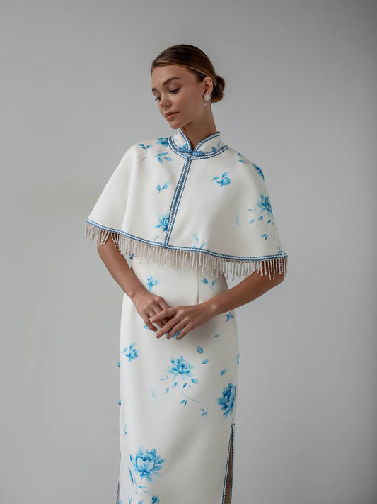 طقم فستان تشيباو مزين بالزهور وعباءة مطرزة بالخرز